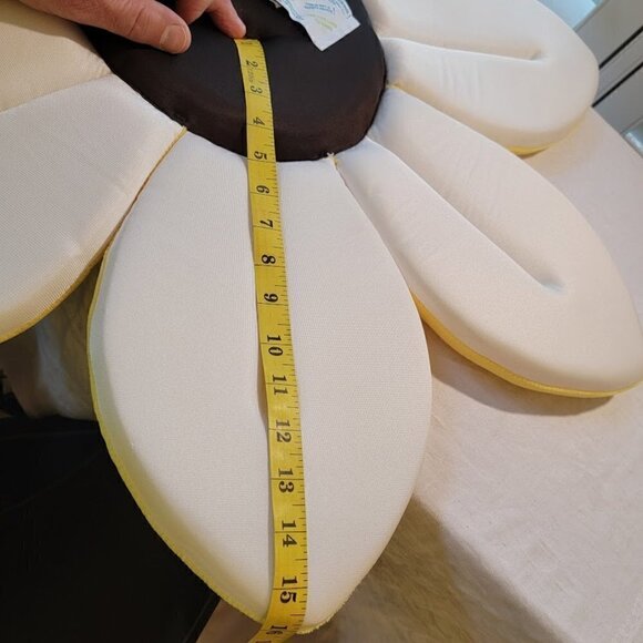 Blooming Bath Baby Bath Seat - Super Soft and Cuddly Bathtime for little ones - Picture 6 of 9